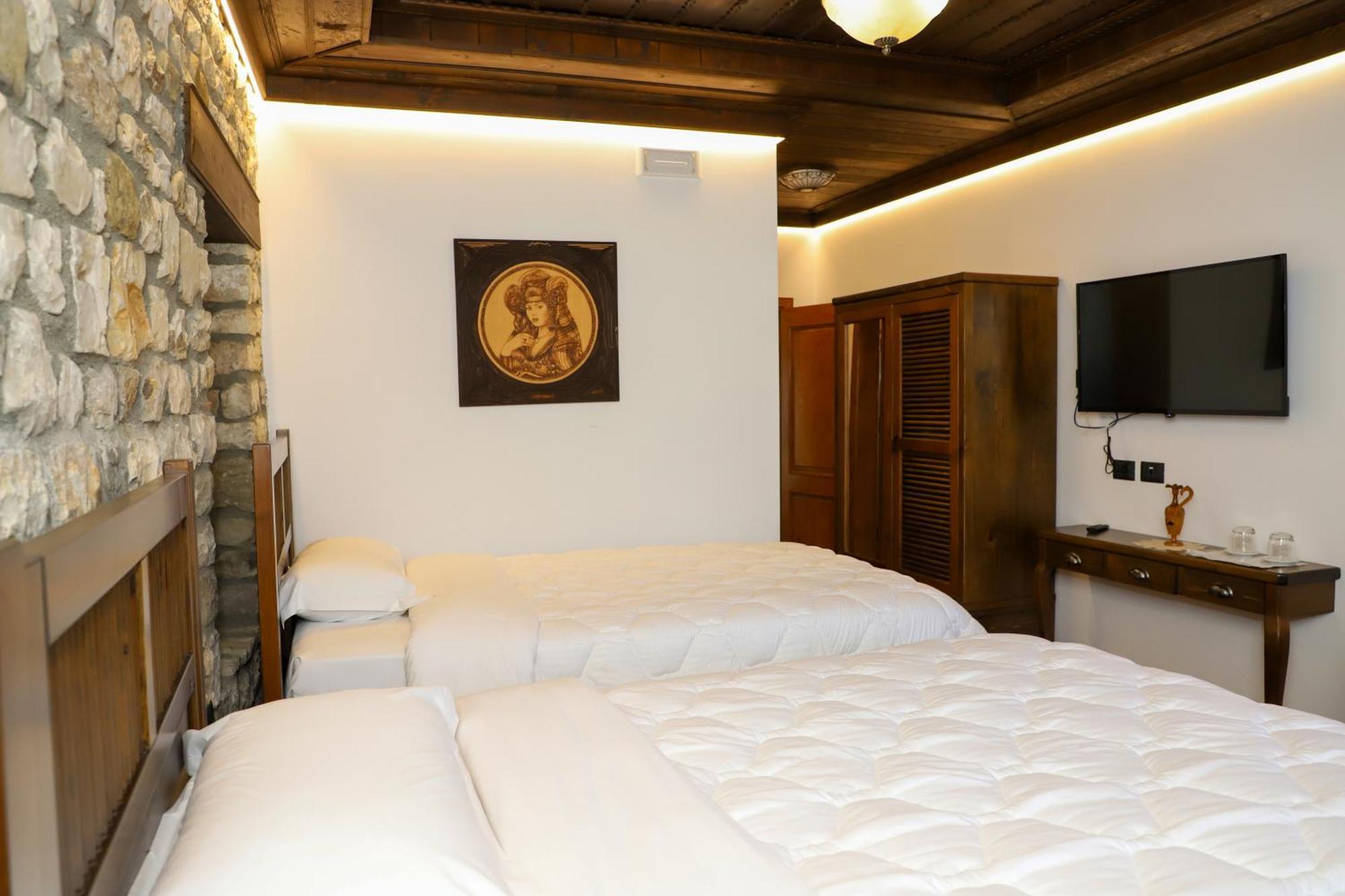 Villa Oda Tomori Berat Buitenkant foto