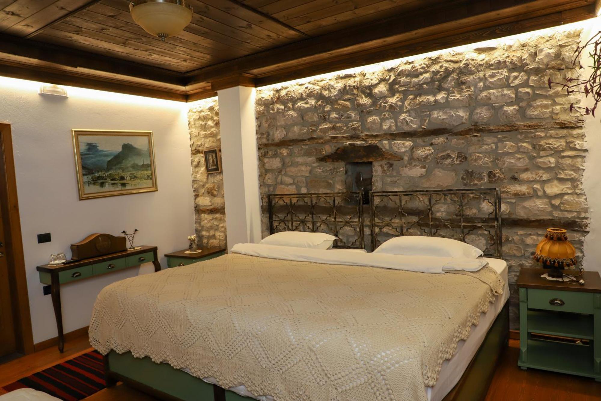 Villa Oda Tomori Berat Buitenkant foto