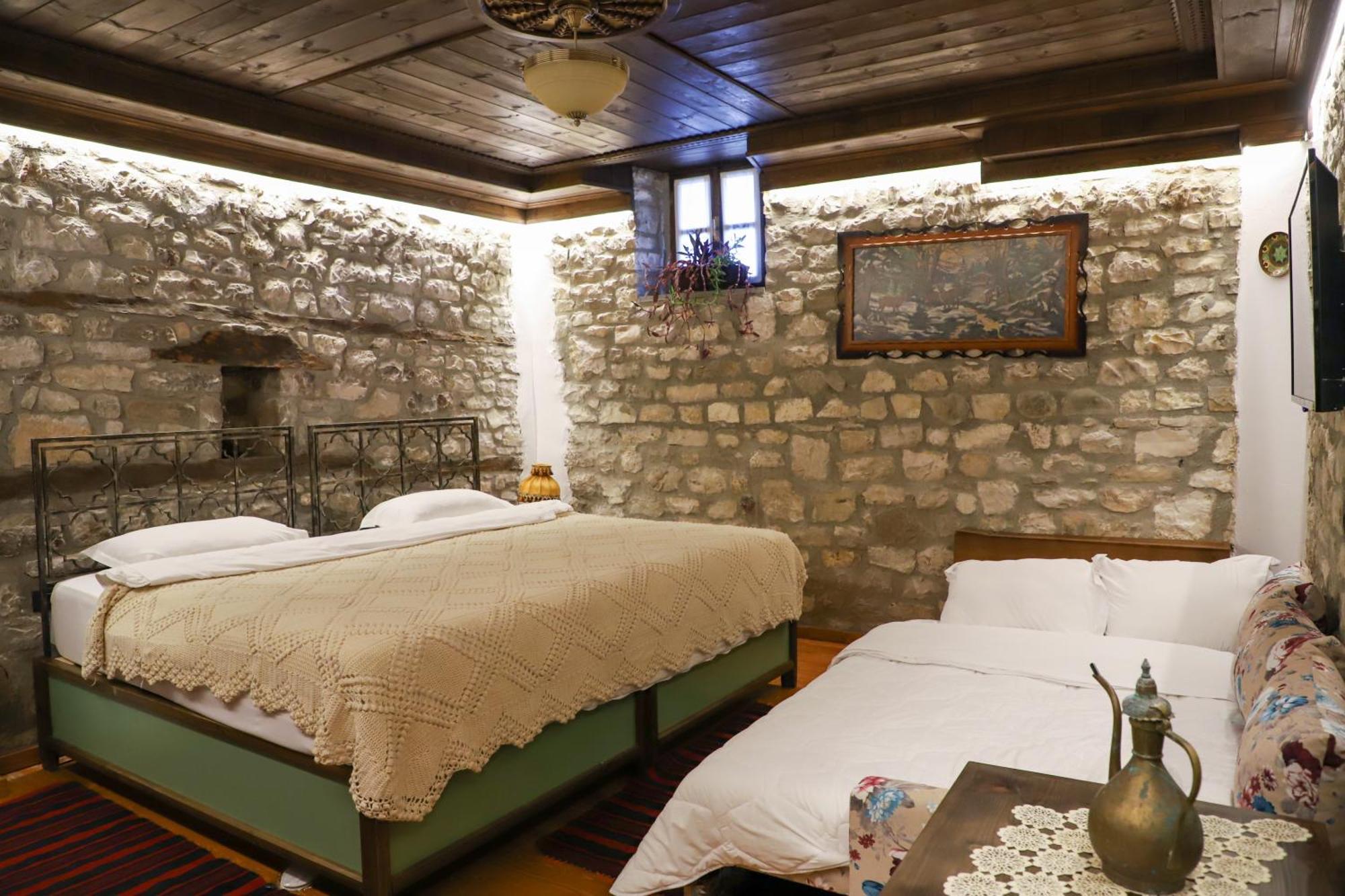 Villa Oda Tomori Berat Buitenkant foto