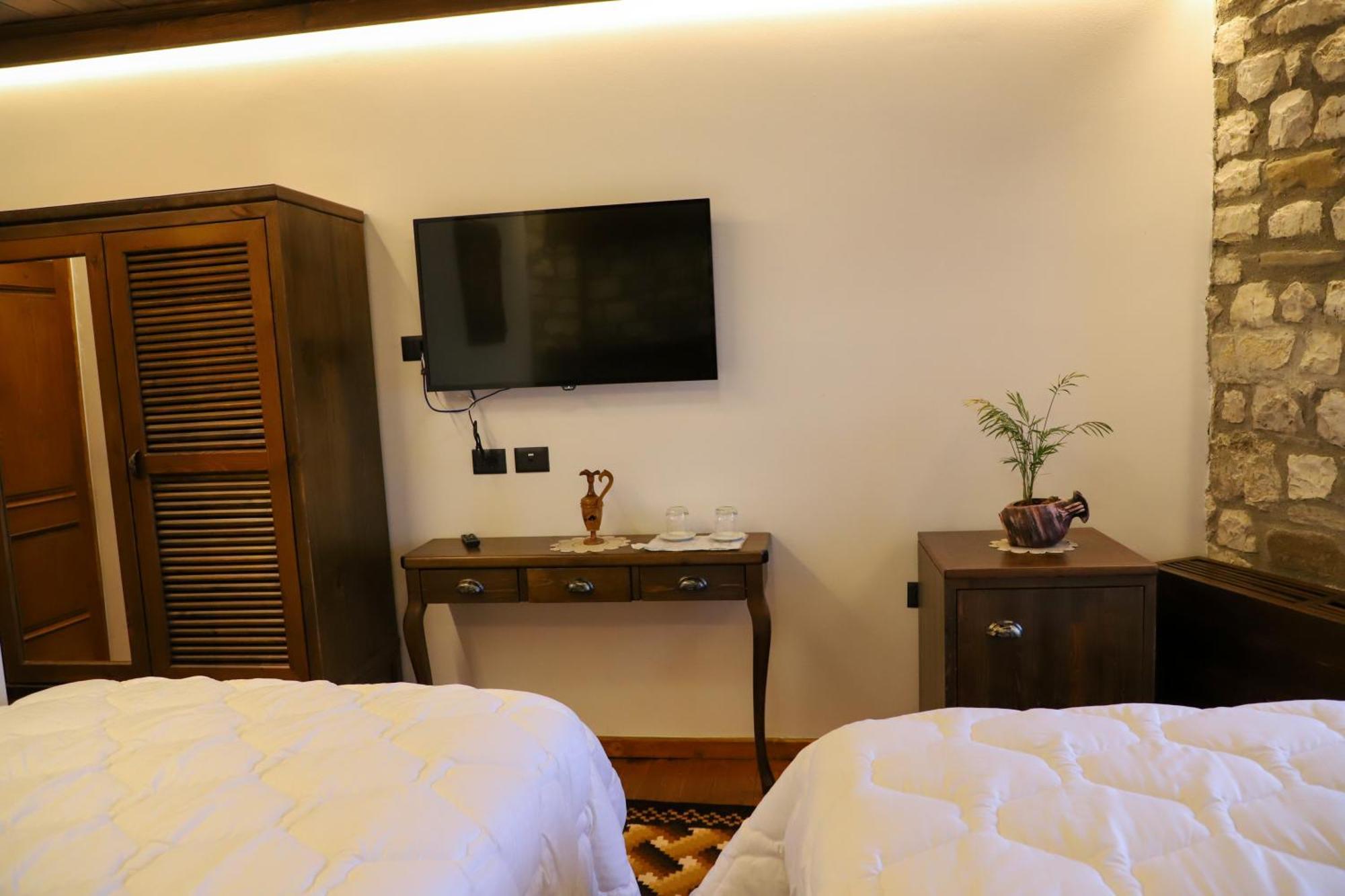 Villa Oda Tomori Berat Buitenkant foto