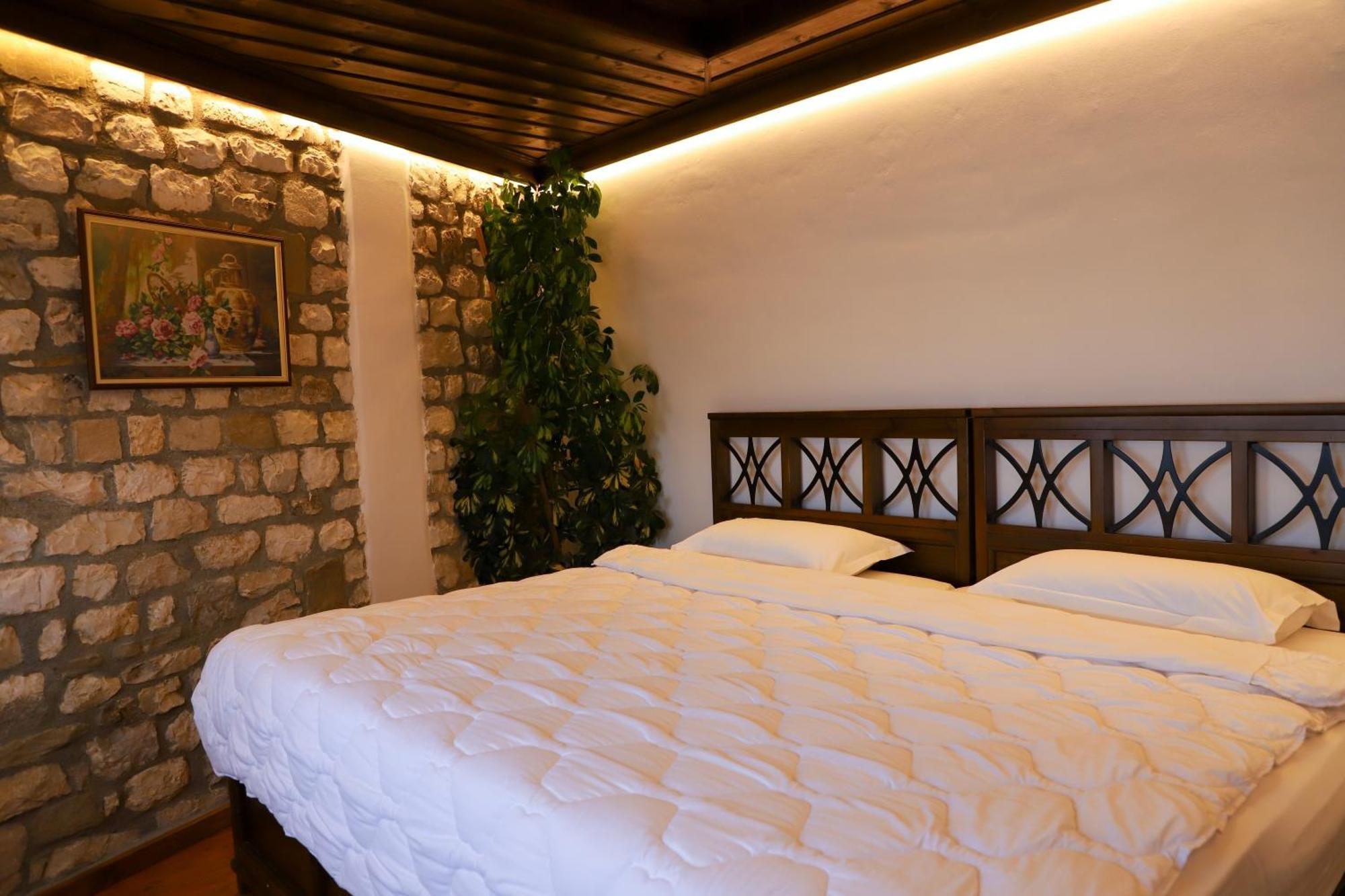 Villa Oda Tomori Berat Buitenkant foto